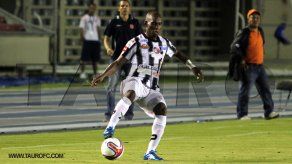 Defensa taurino Leonel Parris vuelve a entrenar con el resto del grupo