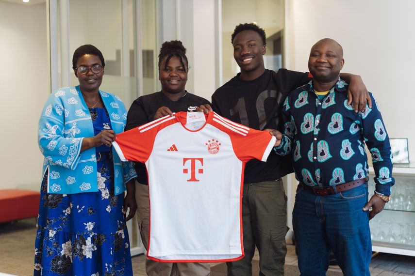 El Bayern Múnich firma a la joya australiana Nestory Irankunda