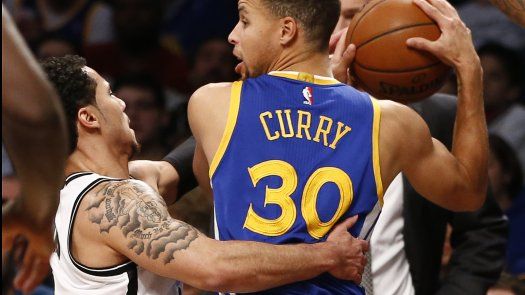 Warriors llegan a 22-0 con paliza sobre Nets