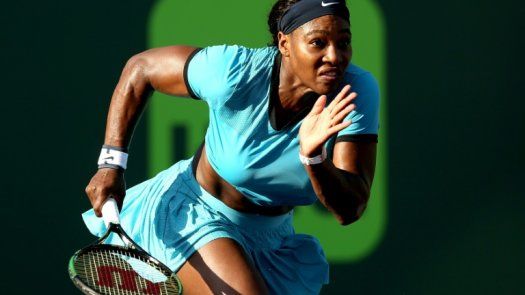 Serena Williams sigue firme en la cima de la WTA