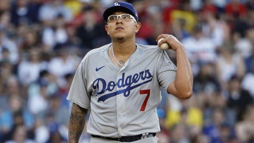 Julio Urías de los Dodgers es arrestado por violencia doméstica