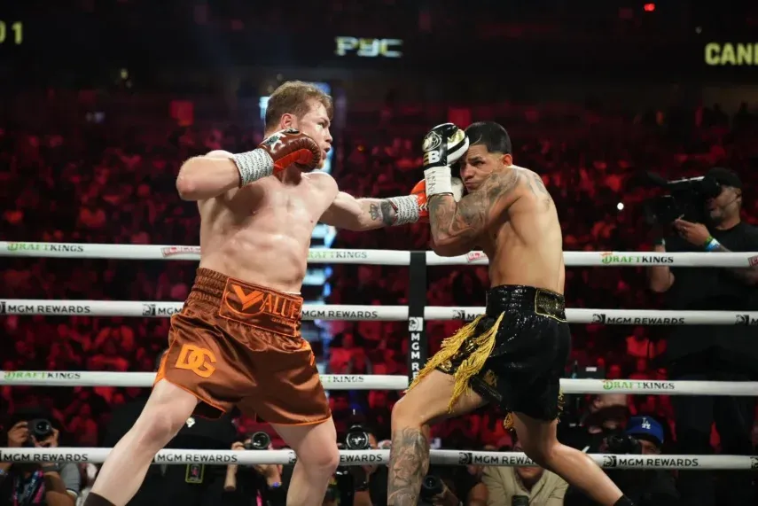 Saúl Canelo Álvarez logra contundente victoria por decisión unánime ante Edgar Berlanga