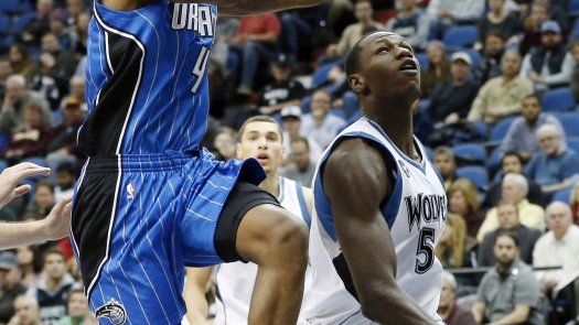 Magic resiste ante Wolves y logra 4to triunfo seguido