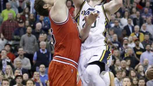 Con doble doble de Hayward, Jazz gana en prórroga