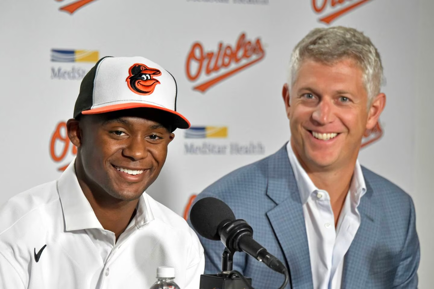 MLB: Prospecto de padre panameño es presentado con los Orioles&nbsp;
