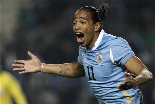 América: Las dudas en Uruguay pasan por el fondo