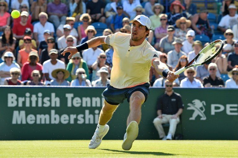 El alemán Mischa Zverev, de 30 años, gana en Eastbourne su primer título