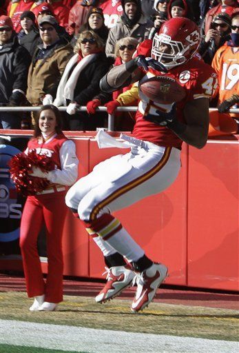 NFL: Chiefs 10, Broncos 6; Pope consigue el único TD