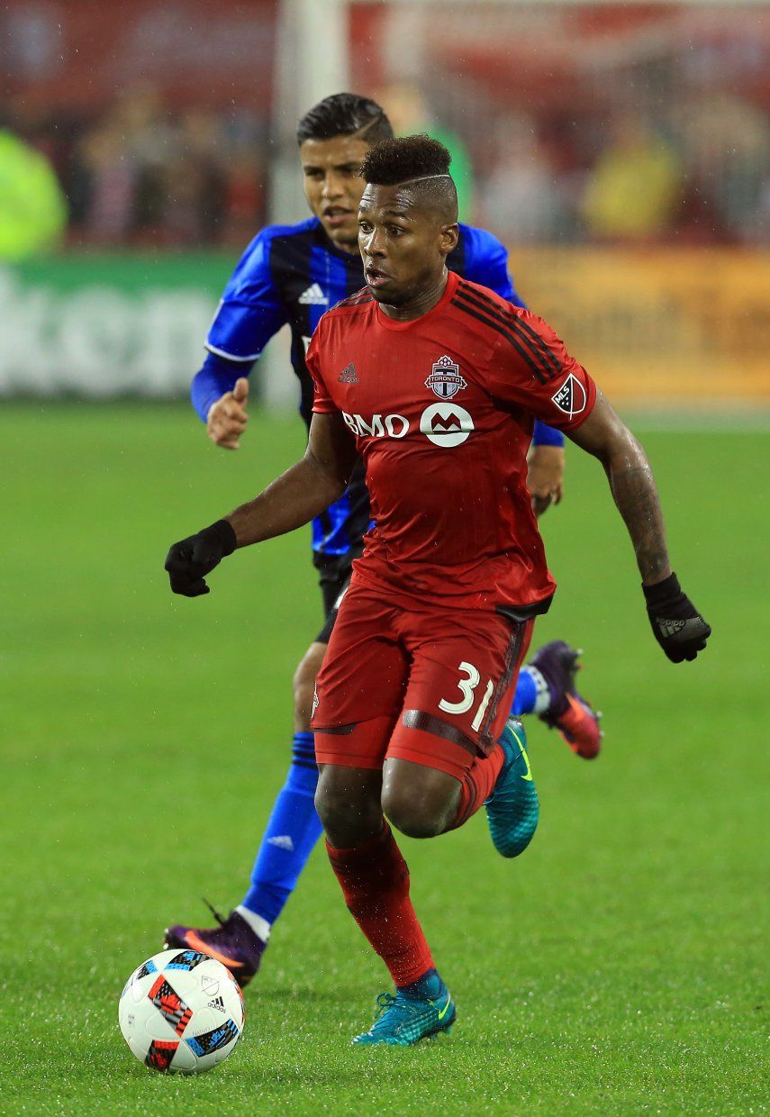 Gerente Deportivo de la U confirma que negociaciones por Cooper están avanzadas