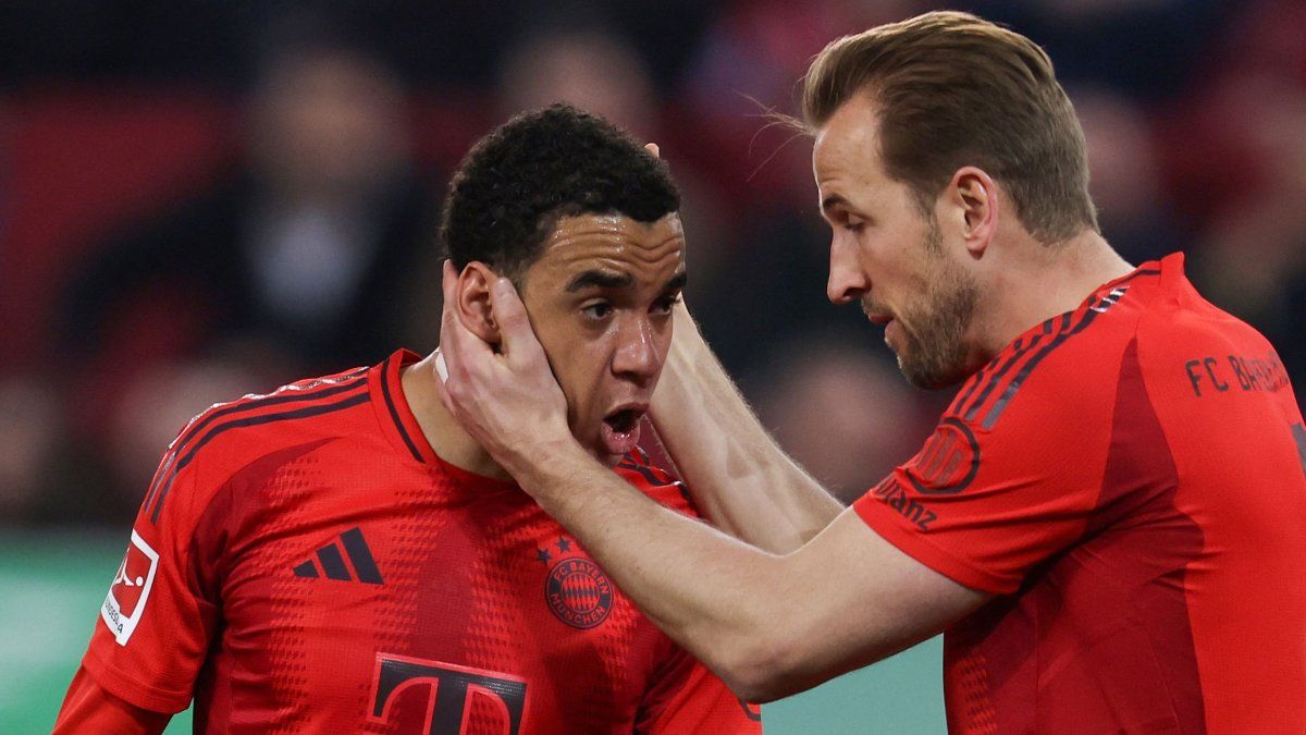 Bayern Múnich remonta ante Augsburgo pero podría perder a Musiala