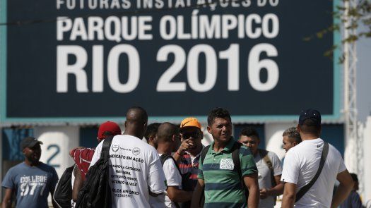 Río 2016: Obreros desafían orden, siguen en huelga