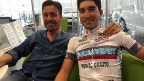 Carretero luce uniforme que utilizará en el Giro de Italia