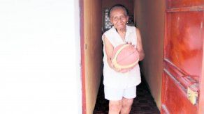 Delmira Pierce cumple 103 años de vida, una leyenda del baloncesto panameño