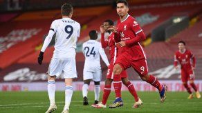 Liverpool supera con claridad al Leicester y colidera la Premier League
