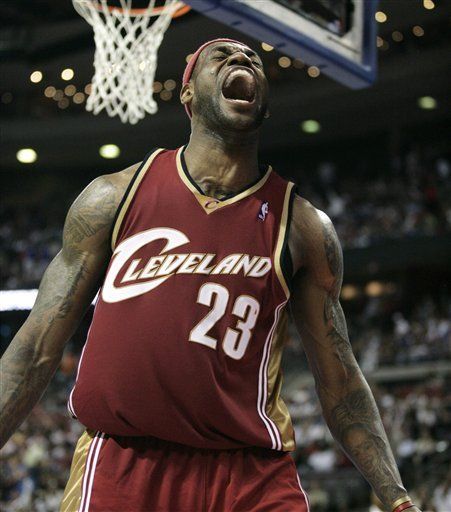 NBA: James recibe visitas y Gay obtiene gran contrato