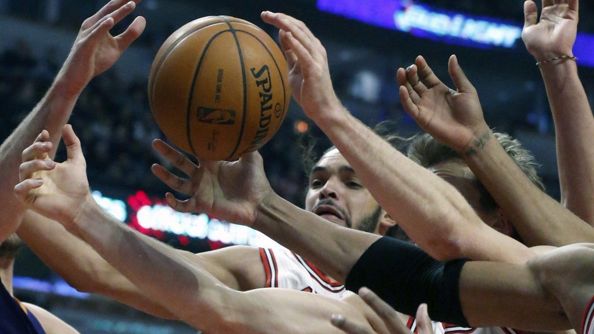 Bulls superan a Suns tras ceder a Deng