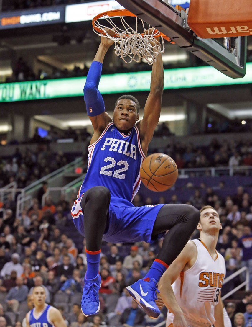 Ante Suns, los 76ers logran su segundo triunfo en la campaña