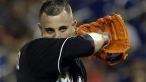 Fernández y Marlins sorprenden a San Luis