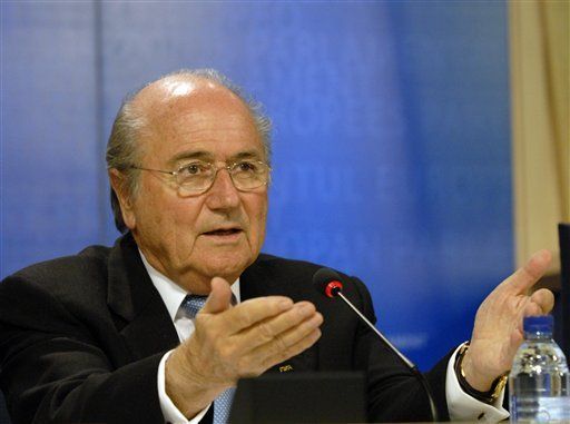 Blatter: Demasiados dueños extranjeros en clubes ingleses