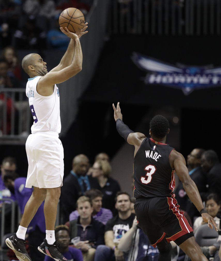 Doble-doble de Parker guía a Hornets a triunfo sobre Heat