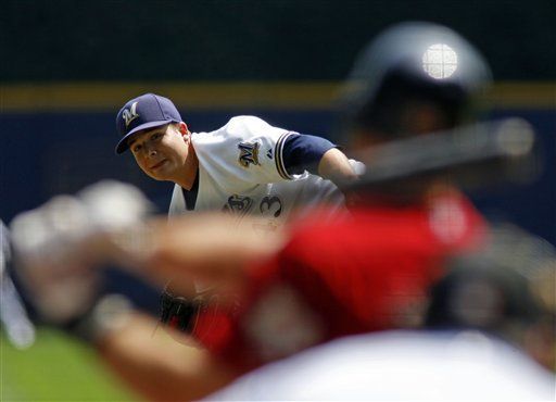 MLB: Cerveceros 5, Astros 2; Parra gana al fin