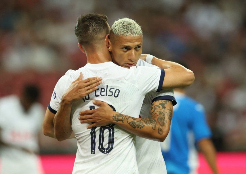 Tottenham gana en Singapur con hat-trick de Richarlison