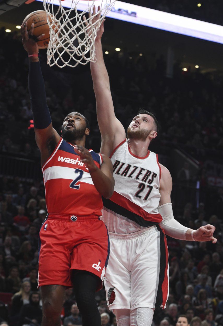 Wizards vencen a Trail Blazers 125-124 con un final polémico
