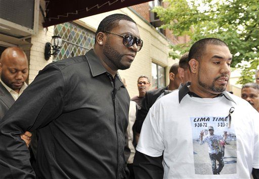Ortiz y Canó asisten a velatorio del ex lanzador José Lima en NY