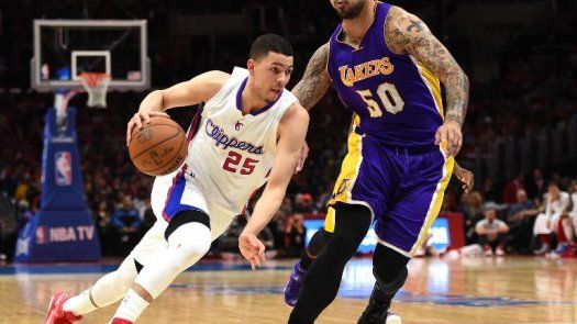Los Spurs siguen firmes a la postemporada ganando a los Thunder ampliamente