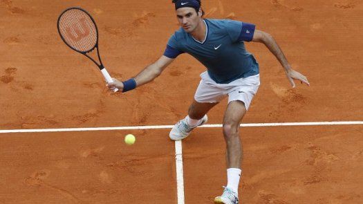 Federer debuta con victoria en su regreso a Montecarlo