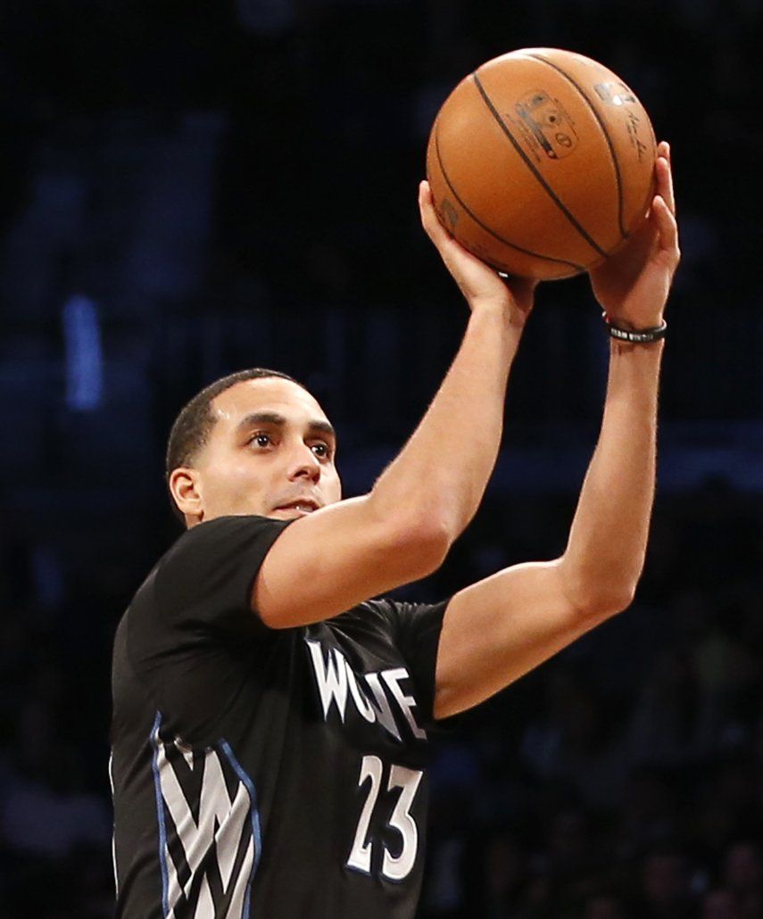 Con gran cierre, Wolves vencen a Nets