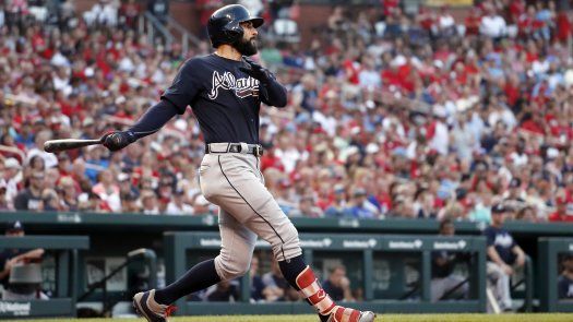 Markakis y Fried guían a Bravos en paliza sobre Cardenales