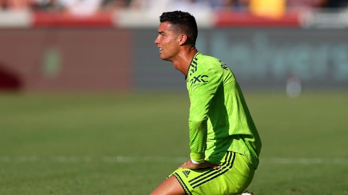 Manchester United goleado pelo Brentford com Cristiano Ronaldo a titular