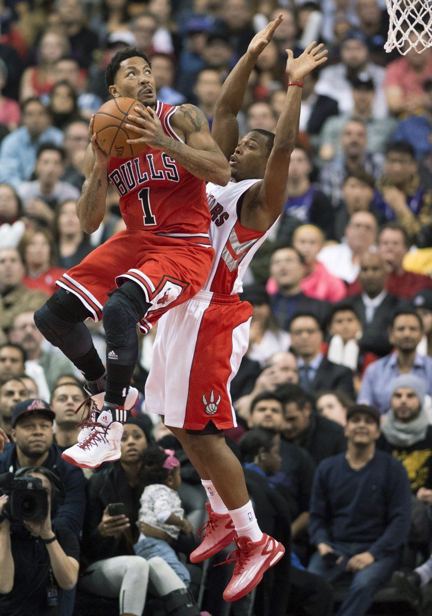 Bulls ganan pero Rose se lastima un muslo