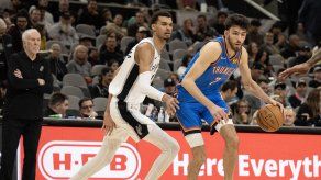 NBA: Victor Wembanyama y Chet Holmgren lideran equipos de novatos