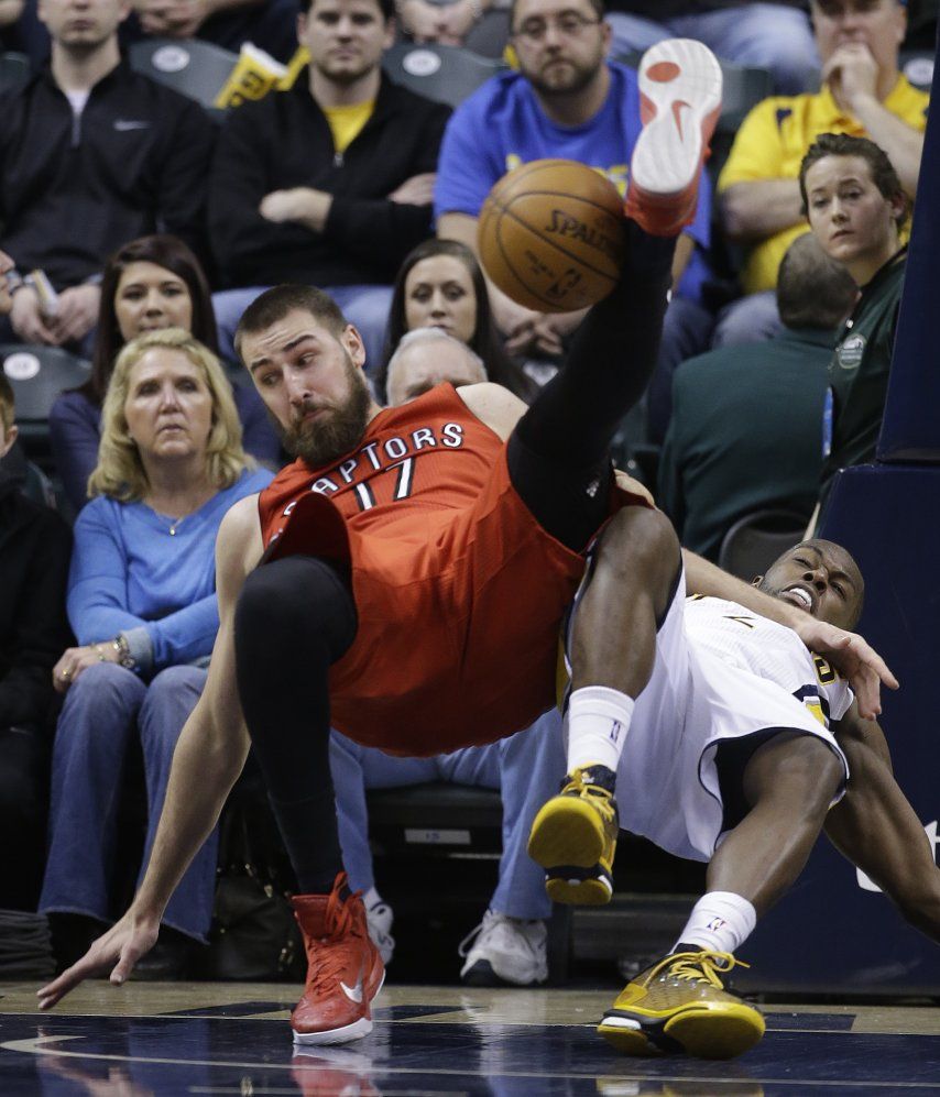 Raptors remontan y vencen a Pacers