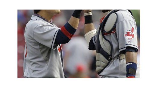 MLB: Indios 5, Rojos 3; Carlos Santana pega de jonrón