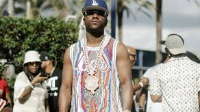 El histórico Floyd Mayweather anuncia su regreso después de su pelea ante Mike Tyson