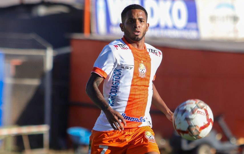 César Yanis renueva con el Cobresal por una temporada más