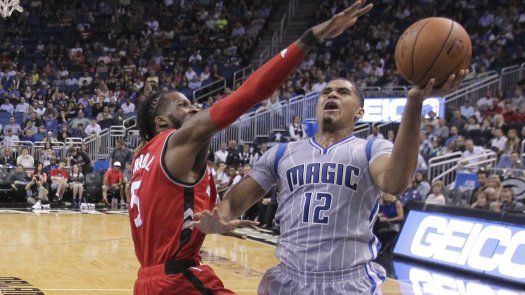 El Magic propina primera derrota a Toronto